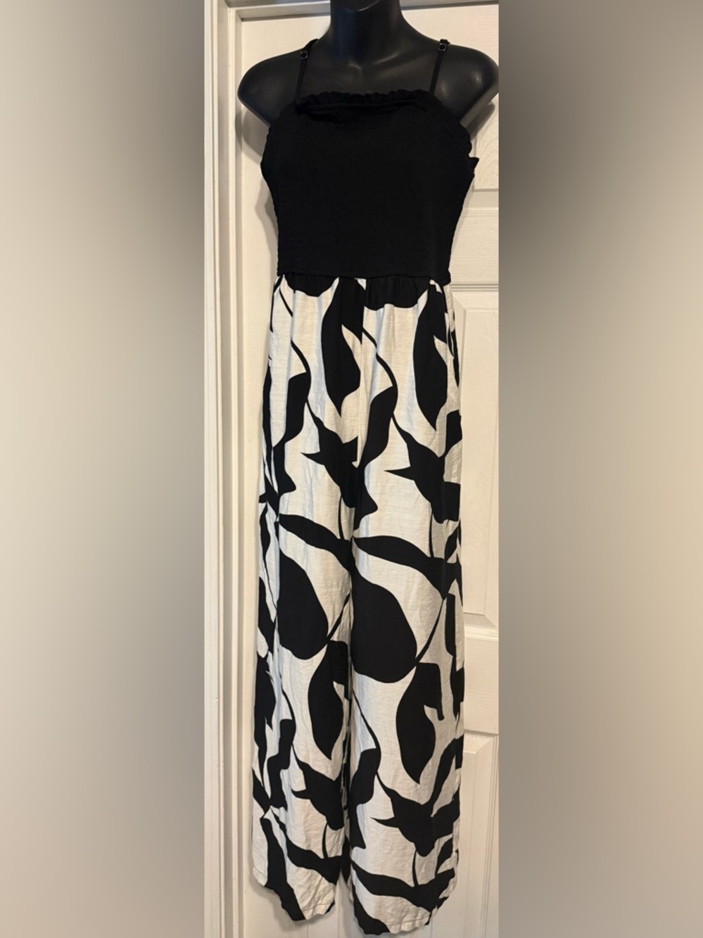 Cupshe size L, black & white jumpsuit with pockets. Can dress up or down.